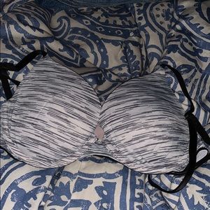 Black/white bra